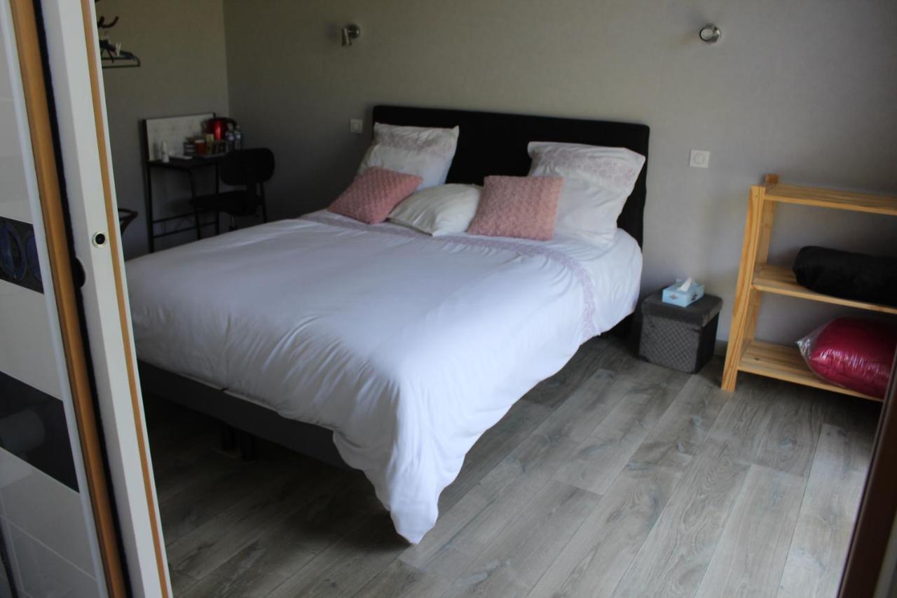 B&B La Lyre Saint-Georges-du-Bois  Экстерьер фото